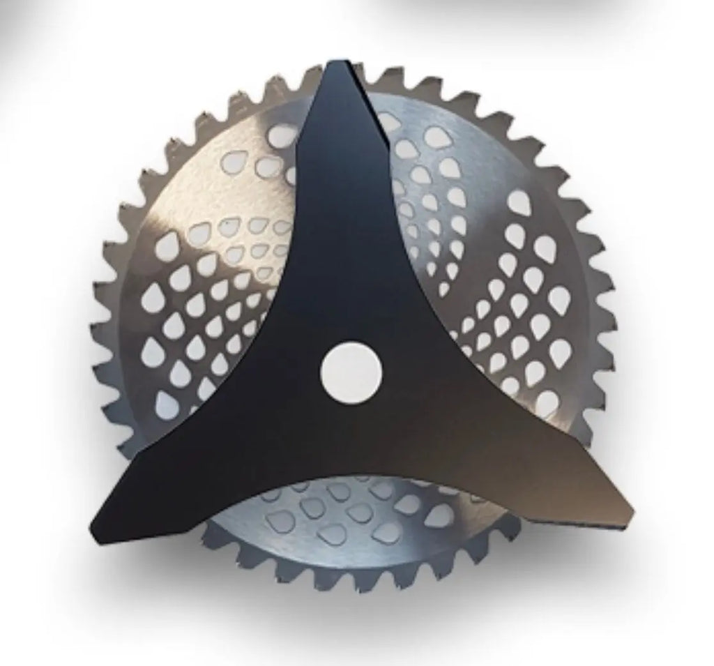 FŰNYÍRÓ 6,2 LE TARTOZÉKOKKAL Kalapács Szerszámok