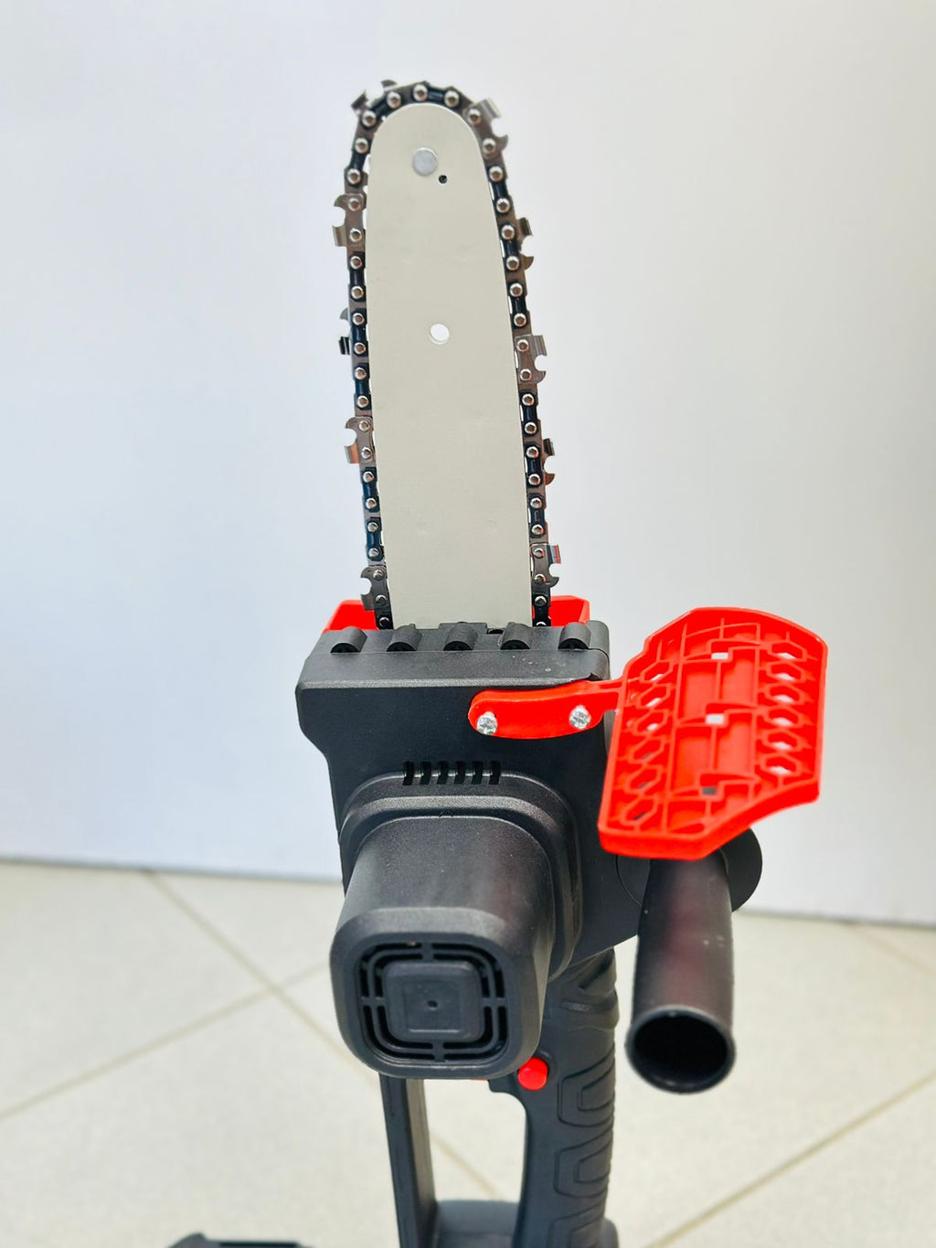 20 CM-ES AKKUMULÁTOROS FŰRÉSZ 2 AKKUMULÁTORRAL 36 V-OS KALAPÁCS SZERSZÁMOK