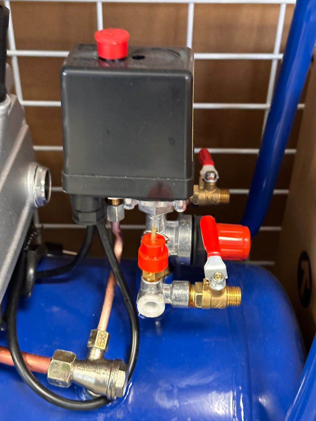 HAMMER TOOLS 50L-ES KOMPRESSZOR 2 KIMENETTEL