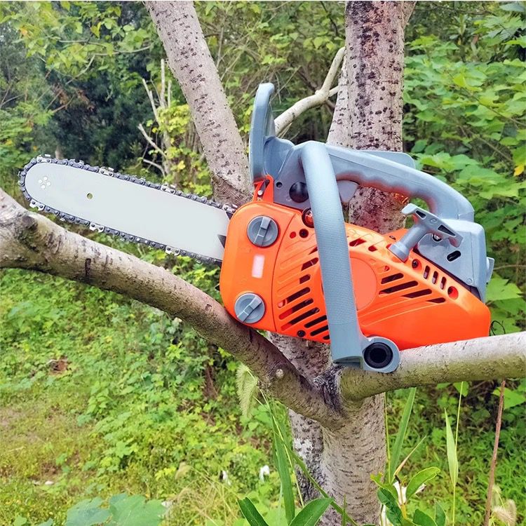 MINI EGYKEZES FŰRÉSZ 4,2 LE-S KALAPÁCS SZERSZÁMOKKAL INGYENES VÉDŐKESZTYŰVEL ÉS VÉDŐSZEMÜVEGGEL