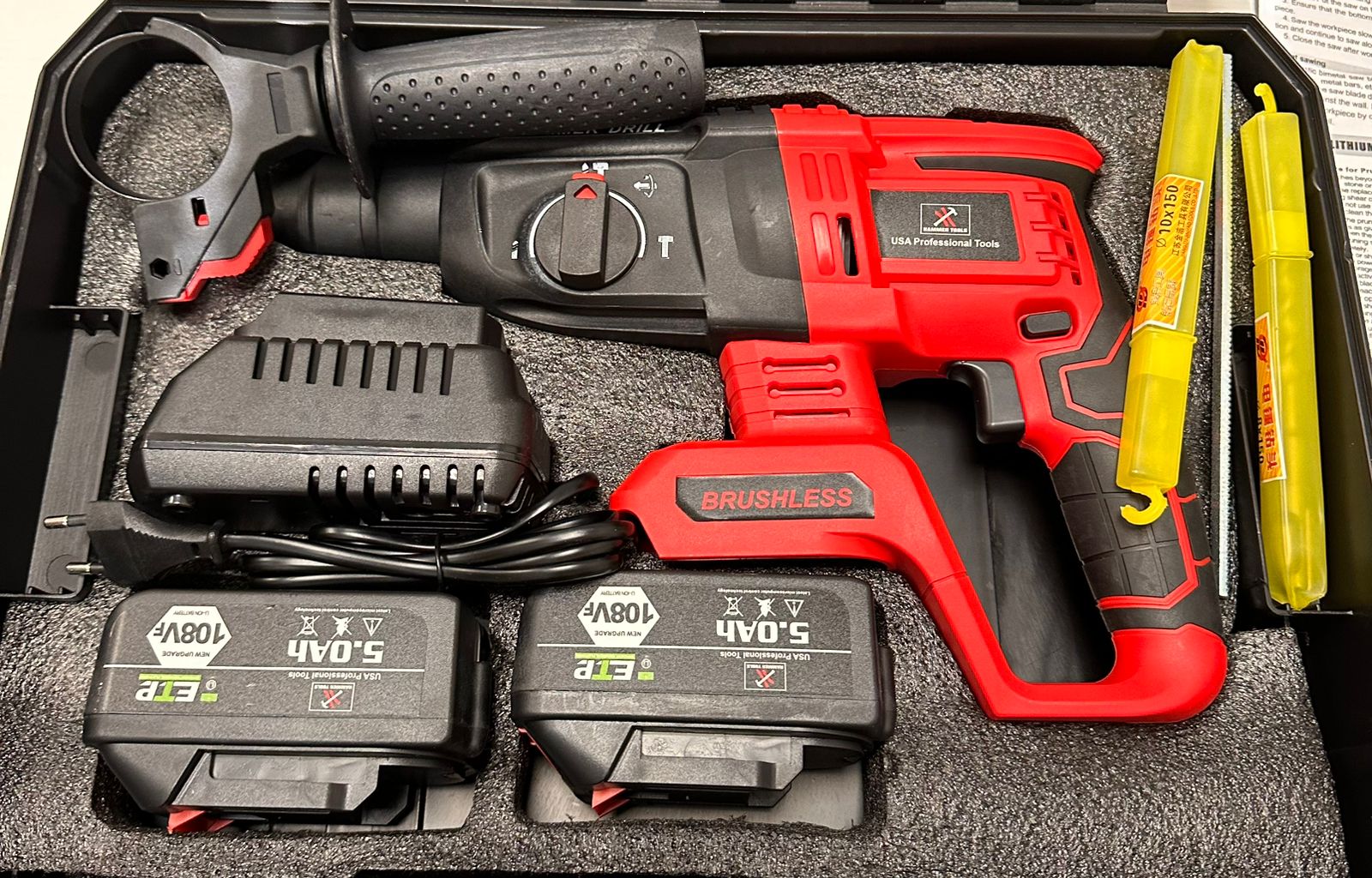 AKKUMULÁTOROS ÜTVEFÚRÓ 2x5.0Ah Li-ion AKKUMULÁTOR 26 mm BITEKKEL KALAPÁCS SZERSZÁMOKKAL