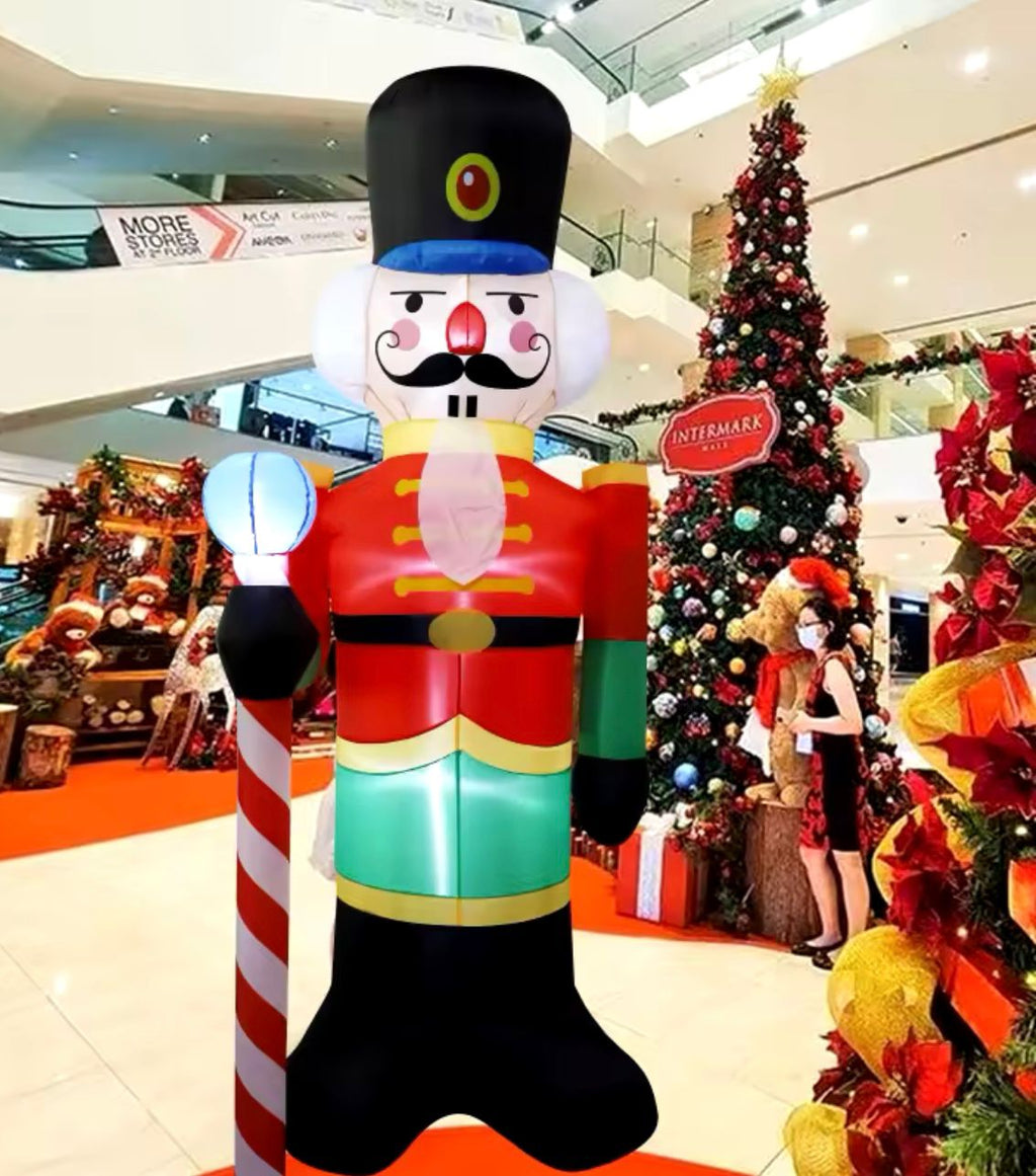 FELFÚJHATÓ DIÓTÖRŐ 1,8 M LED LÁMPÁVAL