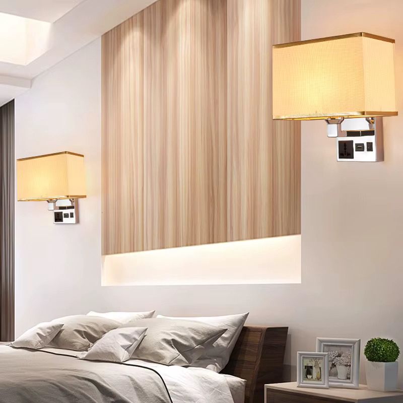 Fali lámpa beépített USB/USB-C töltéssel + konnektorral