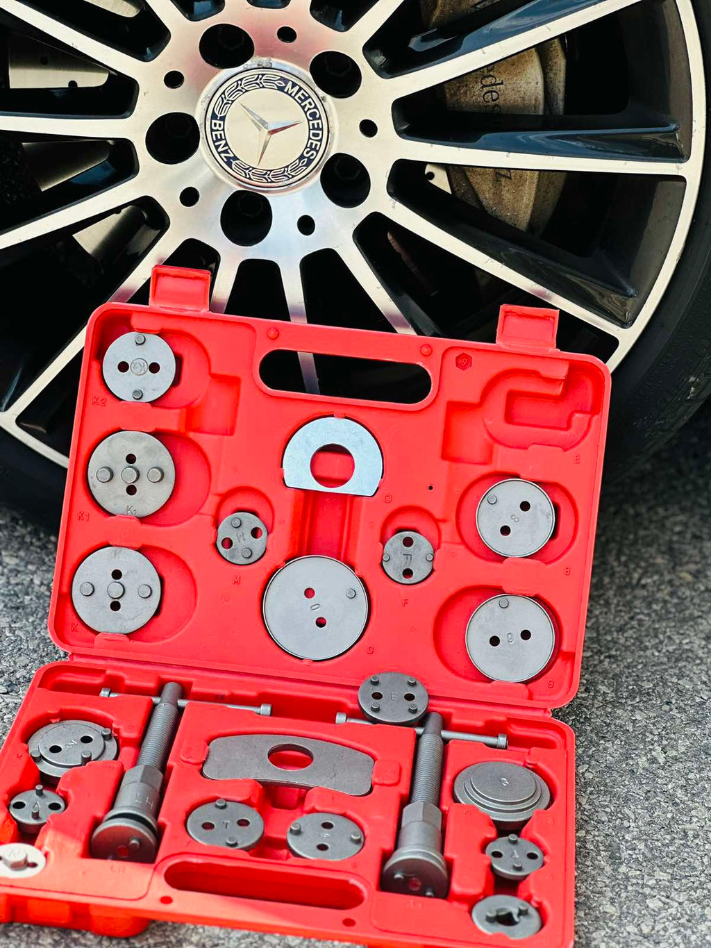 Féknyergek felújításához szükséges készlet