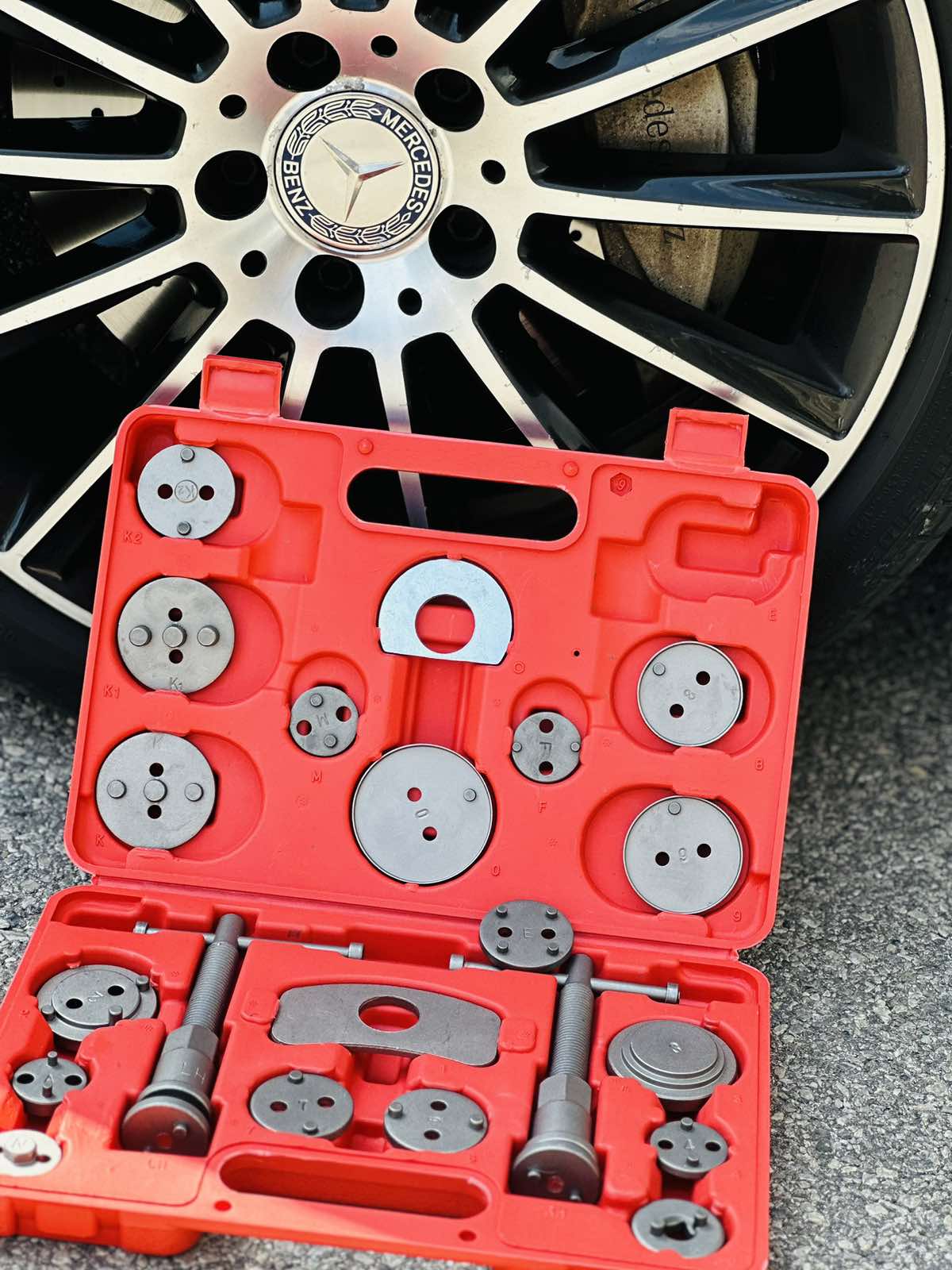 Féknyergek felújításához szükséges készlet