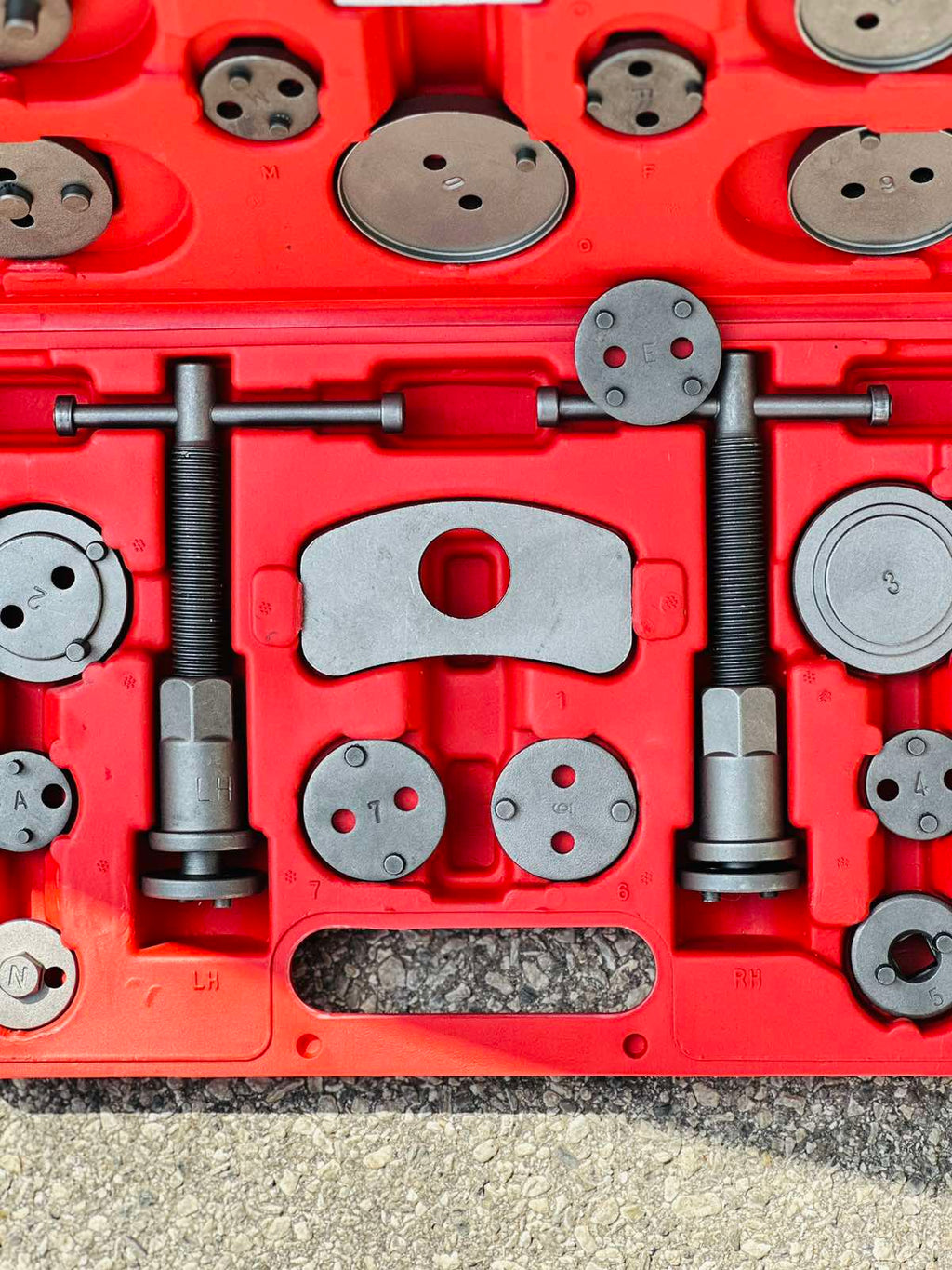 Féknyergek felújításához szükséges készlet