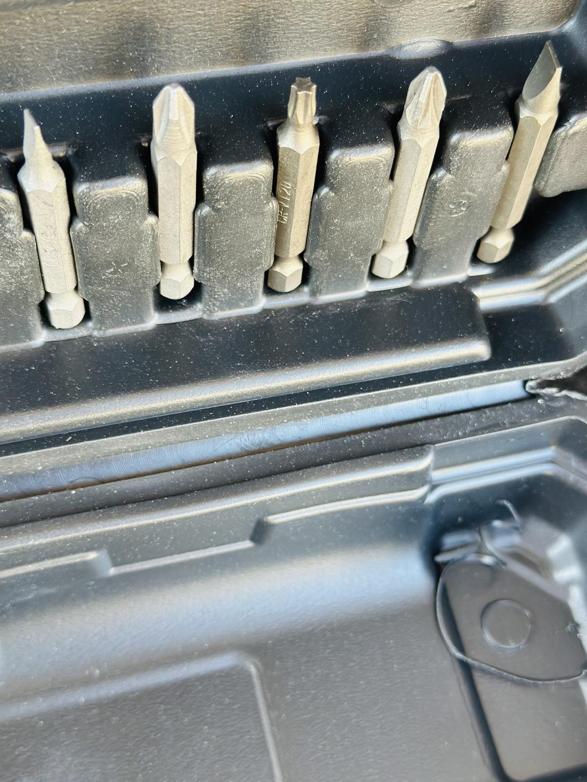 Akkus fúró-csavarozó 18V (28 darabos készlet) X2 akkumulátor