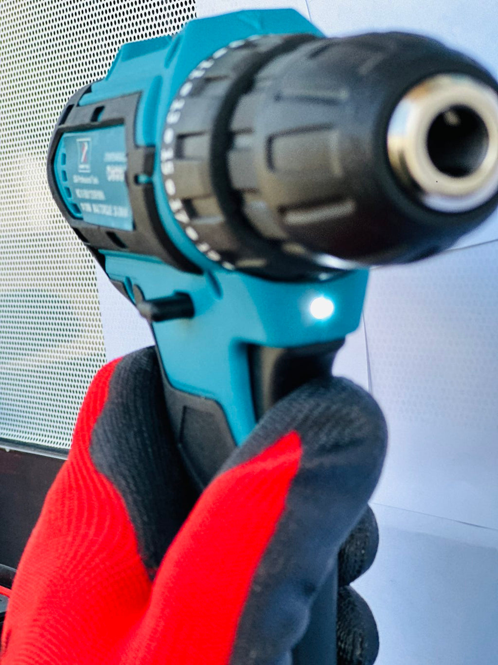 KALAPÁCS SZERSZÁMOK 18 V-OS AKKUS FÚRÓ-VÉGZŐ 2 AKKUMULÁTORRAL