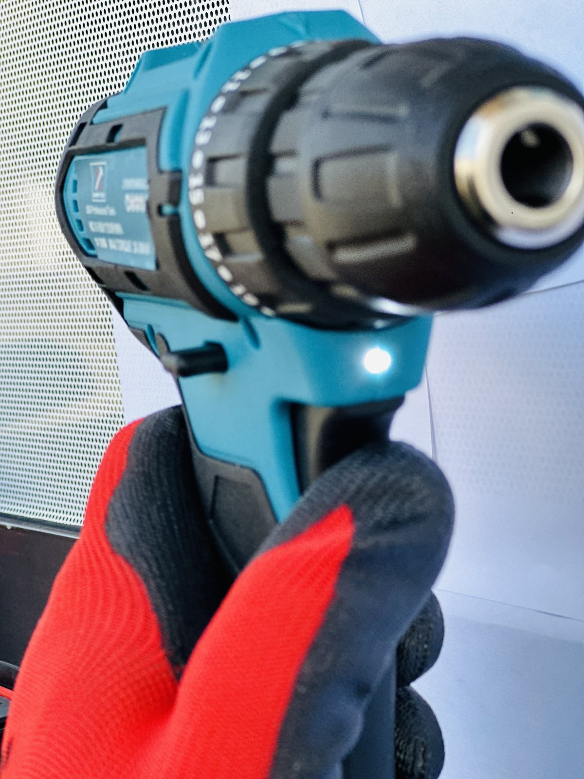 KALAPÁCS SZERSZÁMOK 18 V-OS AKKUS FÚRÓ-VÉGZŐ 2 AKKUMULÁTORRAL