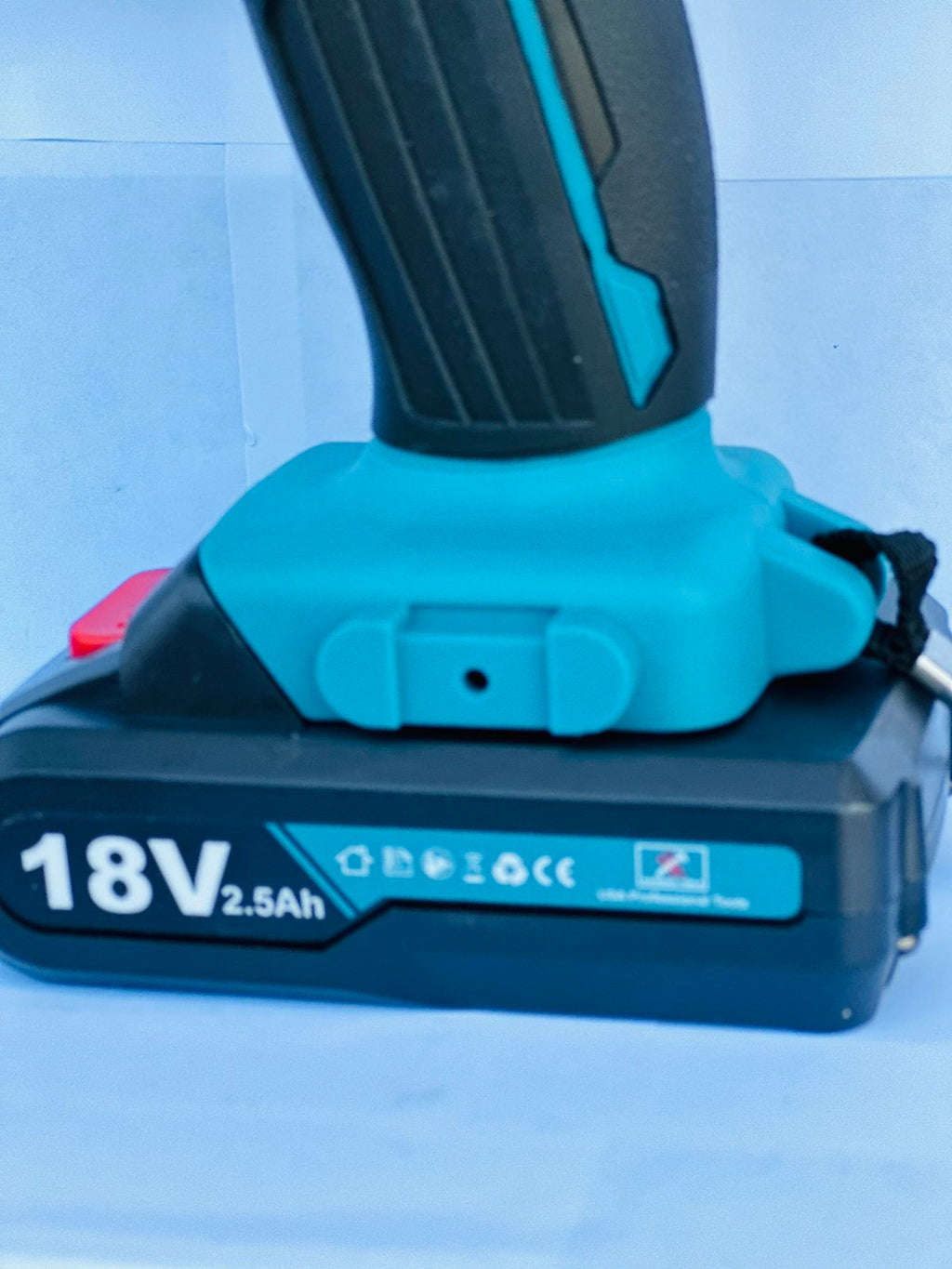 KALAPÁCS SZERSZÁMOK 18 V-OS AKKUS FÚRÓ-VÉGZŐ 2 AKKUMULÁTORRAL