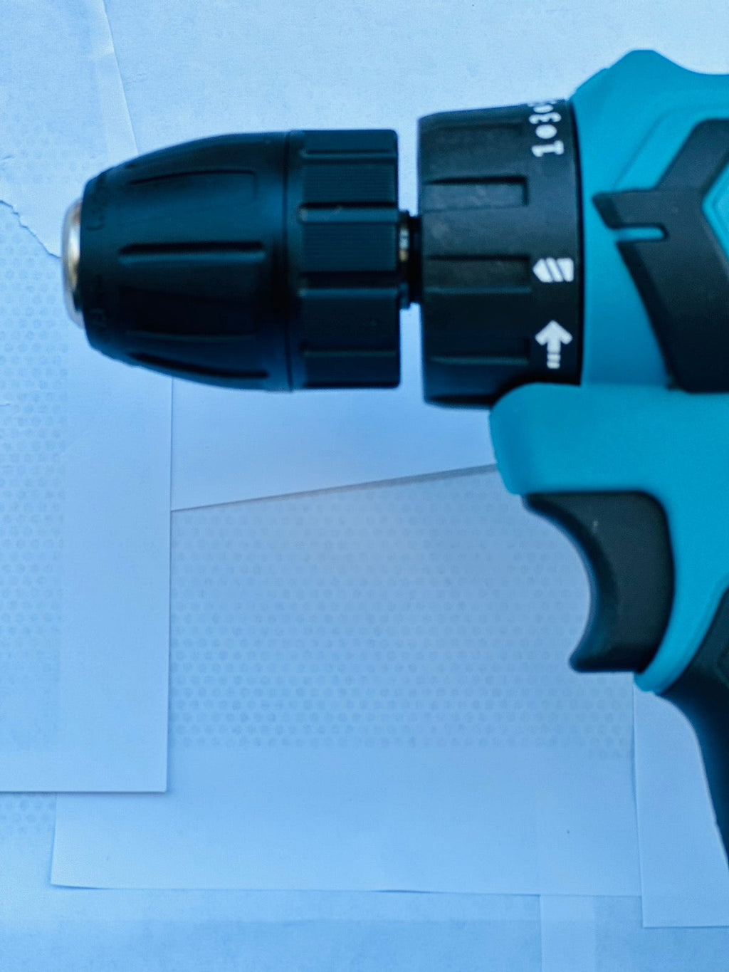 KALAPÁCS SZERSZÁMOK 18 V-OS AKKUS FÚRÓ-VÉGZŐ 2 AKKUMULÁTORRAL