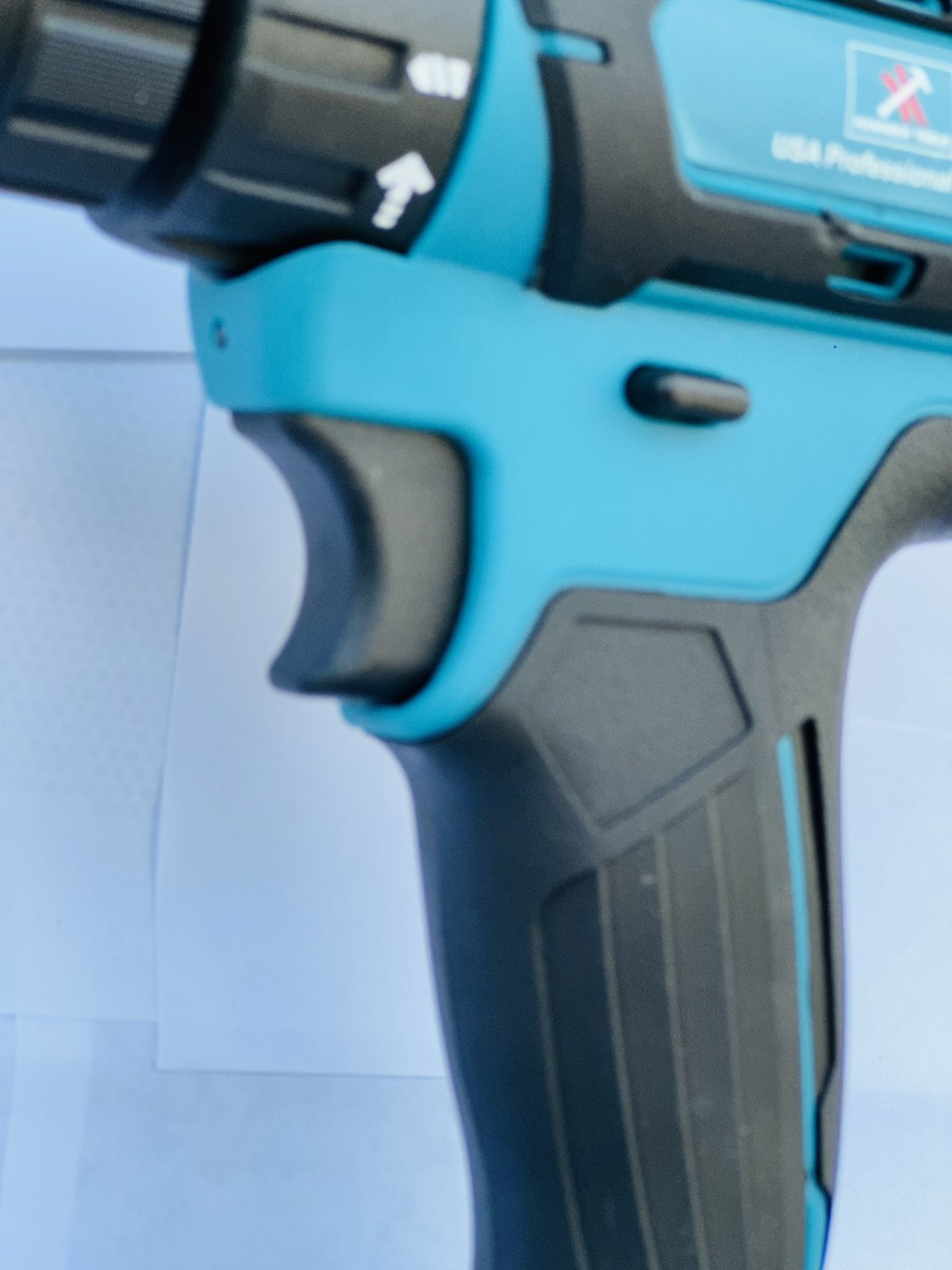 KALAPÁCS SZERSZÁMOK 18 V-OS AKKUS FÚRÓ-VÉGZŐ 2 AKKUMULÁTORRAL