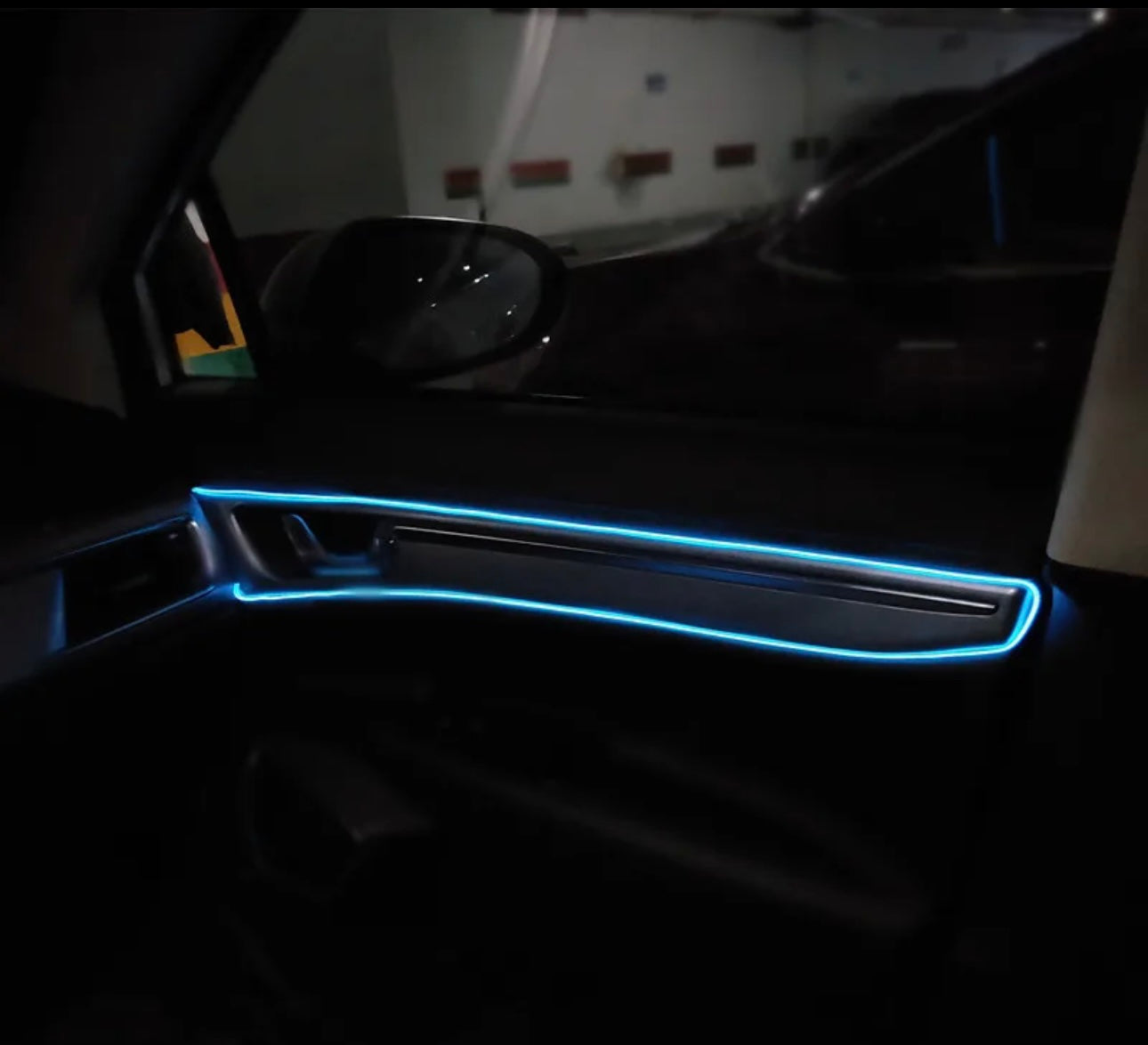 HANGULATOS LED-CSÍKOK JÁRMŰVEKHEZ