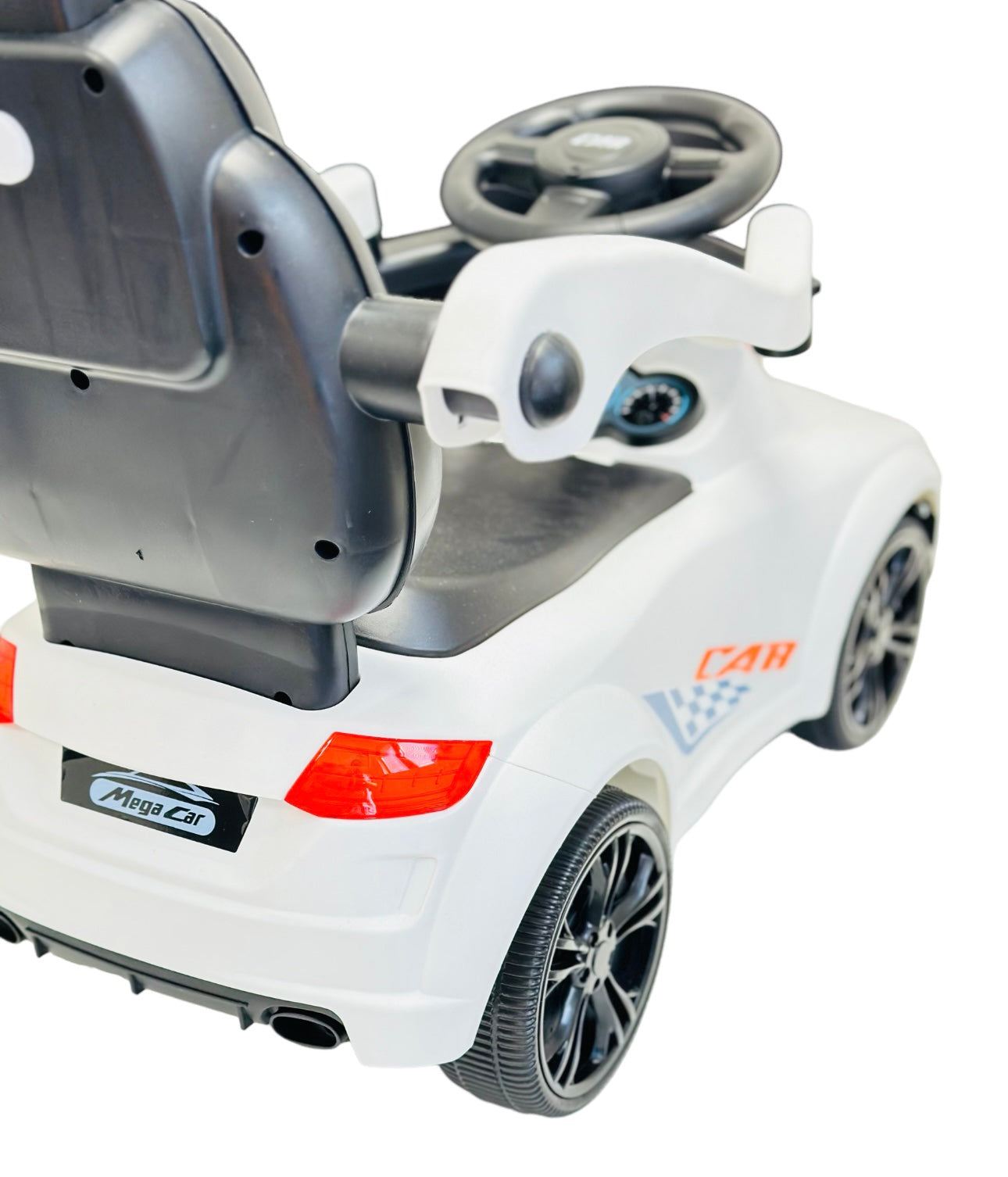 TOLÓAUTÓ FOGANATTAL ÉS ZENÉVEL